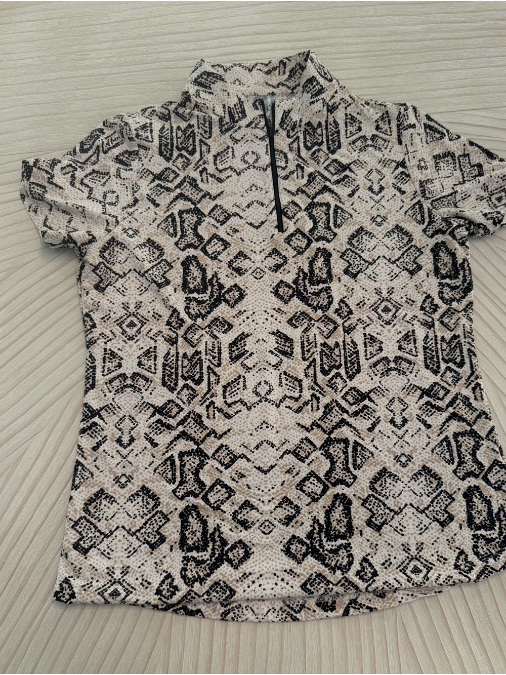 IBKUL Short Sleeve Quarter Zip Top in Black and Cream Snake Print